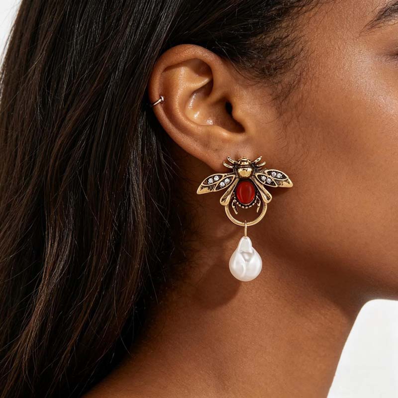 Vintage Gold Color Animals Bee Shape Pendant Earrings for Women Fashion Crystal Imitation Pearl Drop Earring Jewelry Accessories