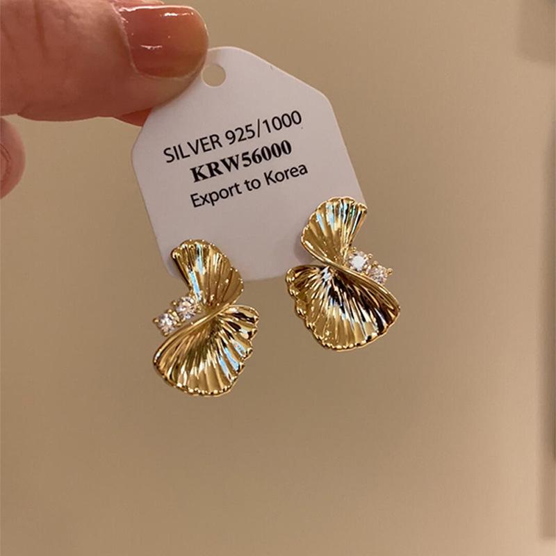 Silver Needle Zircon Metal Twisted Fan Leaf Earrings European and American Earrings, Earrings, Light Luxury Earrings, Design Sense Niche