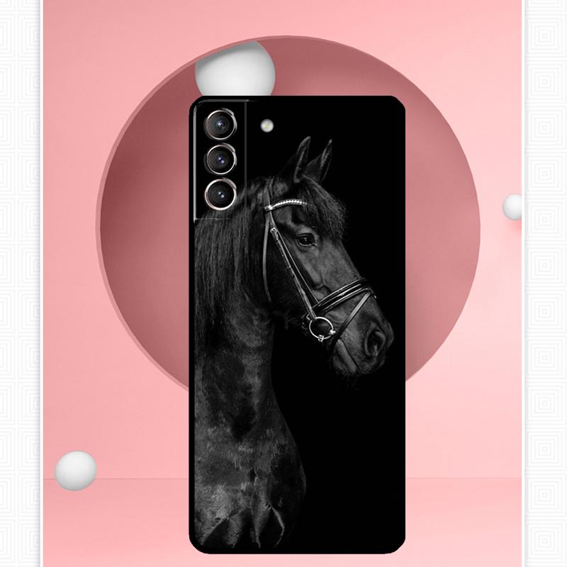 

Черный Белый Лошадь Чехол для Samsung Galaxy S23 S24 Ultra S8 S9 S10 S22 Plus Note 10 20 Ultra S20 S21 FE Чехол Galaxy S21