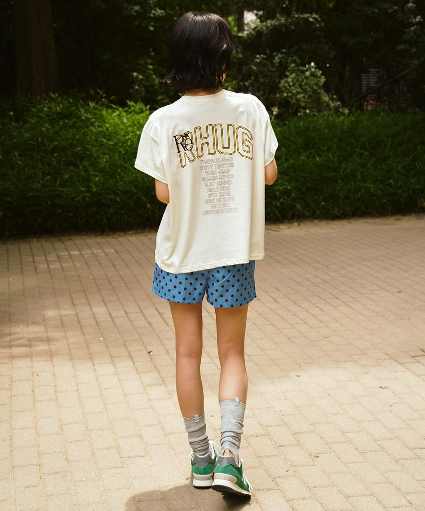 Yunibeoseugameonteu Happy Family Crop T-Shirt_Ivory