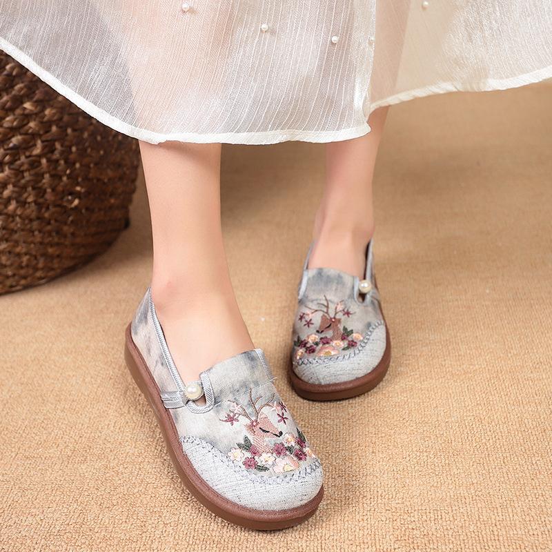 Spring new cloth shoes women's embroidered shoes women's one-pedal flat shoes versatile casual shoes breathable single shoes