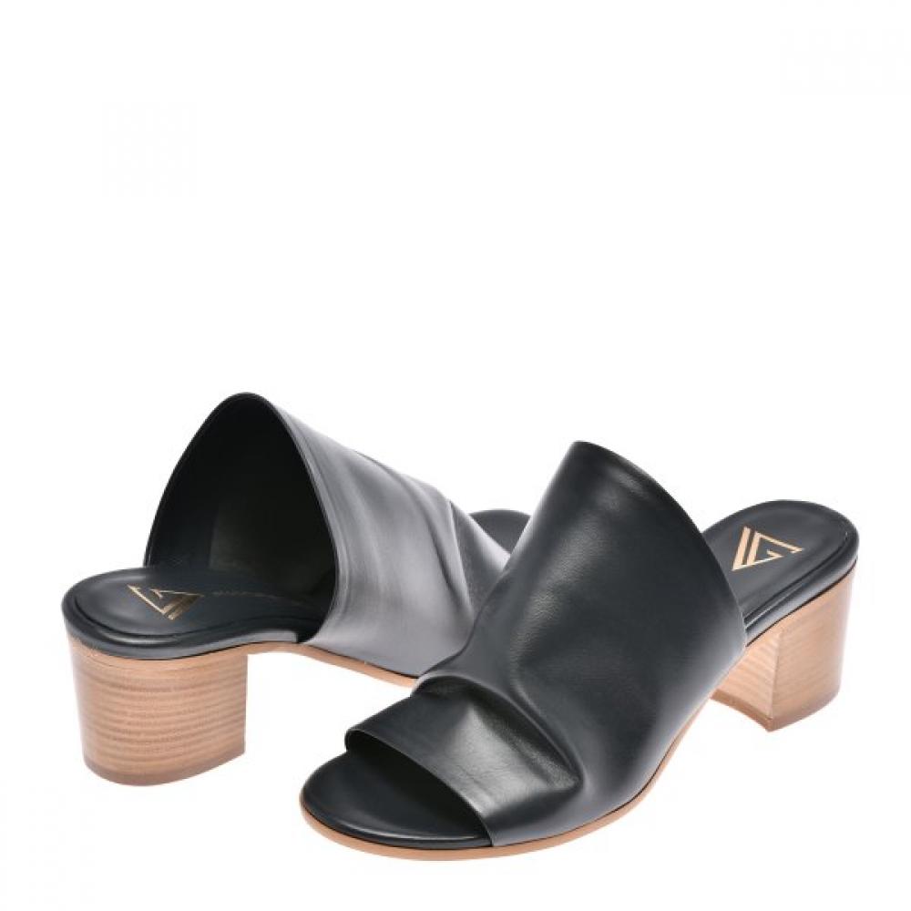 Giampaolo Viozzi Women S Pecoro Mule  hS21vio001bk 