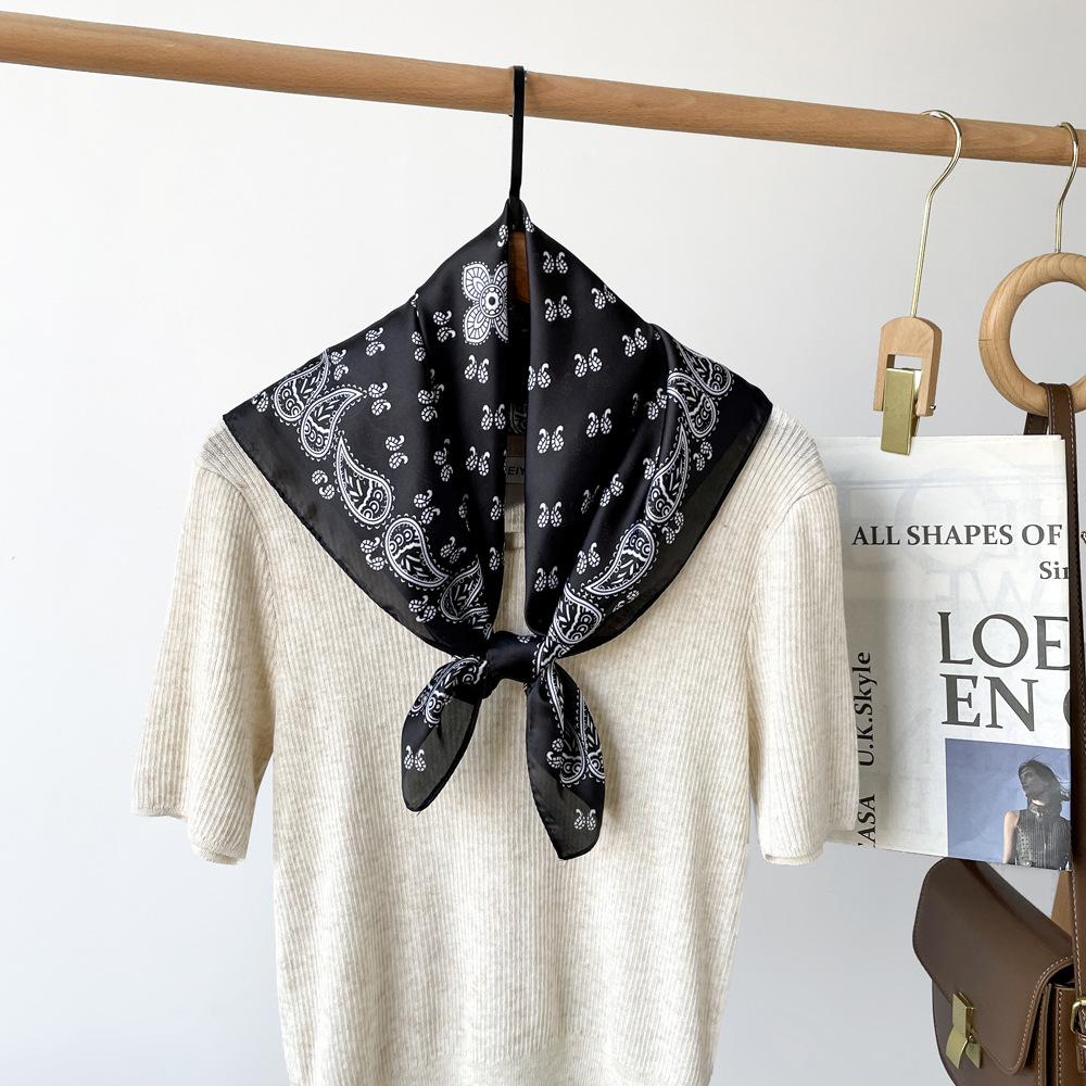 70 Simulation Silk Navy Blue Cashew Silk Scarf, Simple And High-End Sense Matching Square Scarf, Women'S Decorative Thin Scarf, Workplace Scarf.