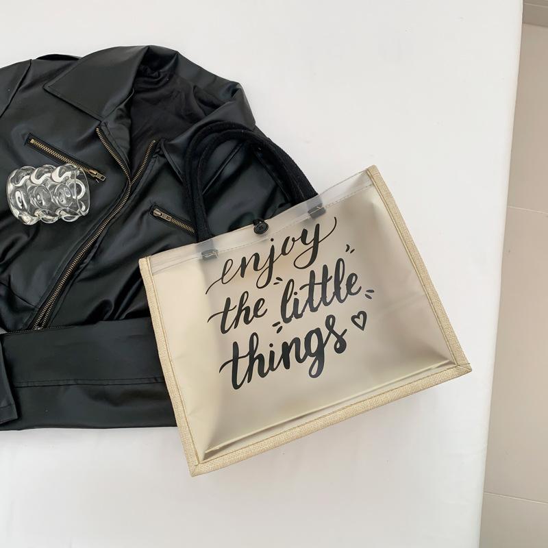 

Простая и модная сумка-тоут большой вместимости, летняя новая сумка 2024 года, простая нишевая дизайнерская сумка для студентов и студентов