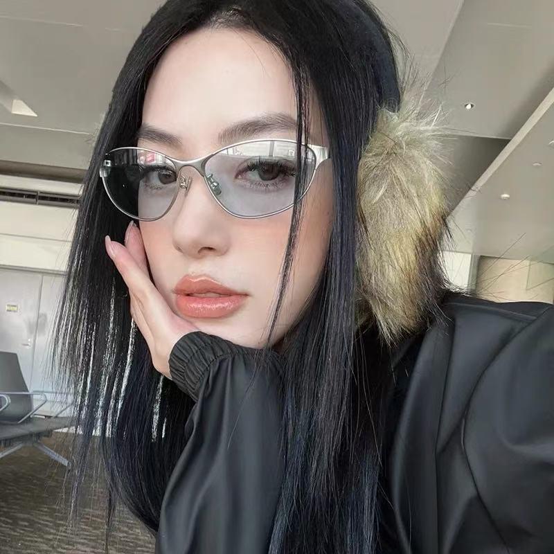 Futuristic Korean Cat-Eye Sunglasses - High-End Fashion Influencer Style