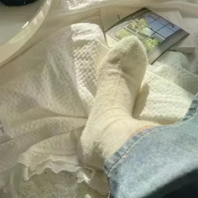 1 pairs New Women Solid Cozy Mink Velvet Socks Winter Hosiery Thicken Warm Pure Color Sleep Bed Floor Home Fluffy Sock Harajuku