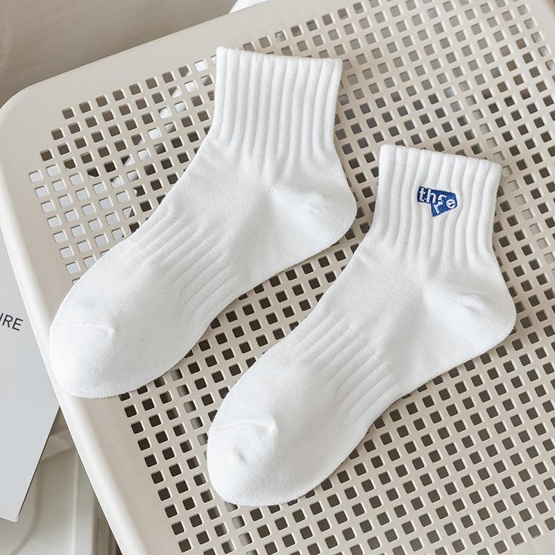 Men's Mid-Length Anti-Odor Sweat-Wicking Socks, Breathable Black & White for Spring, Autumn, Winter Style