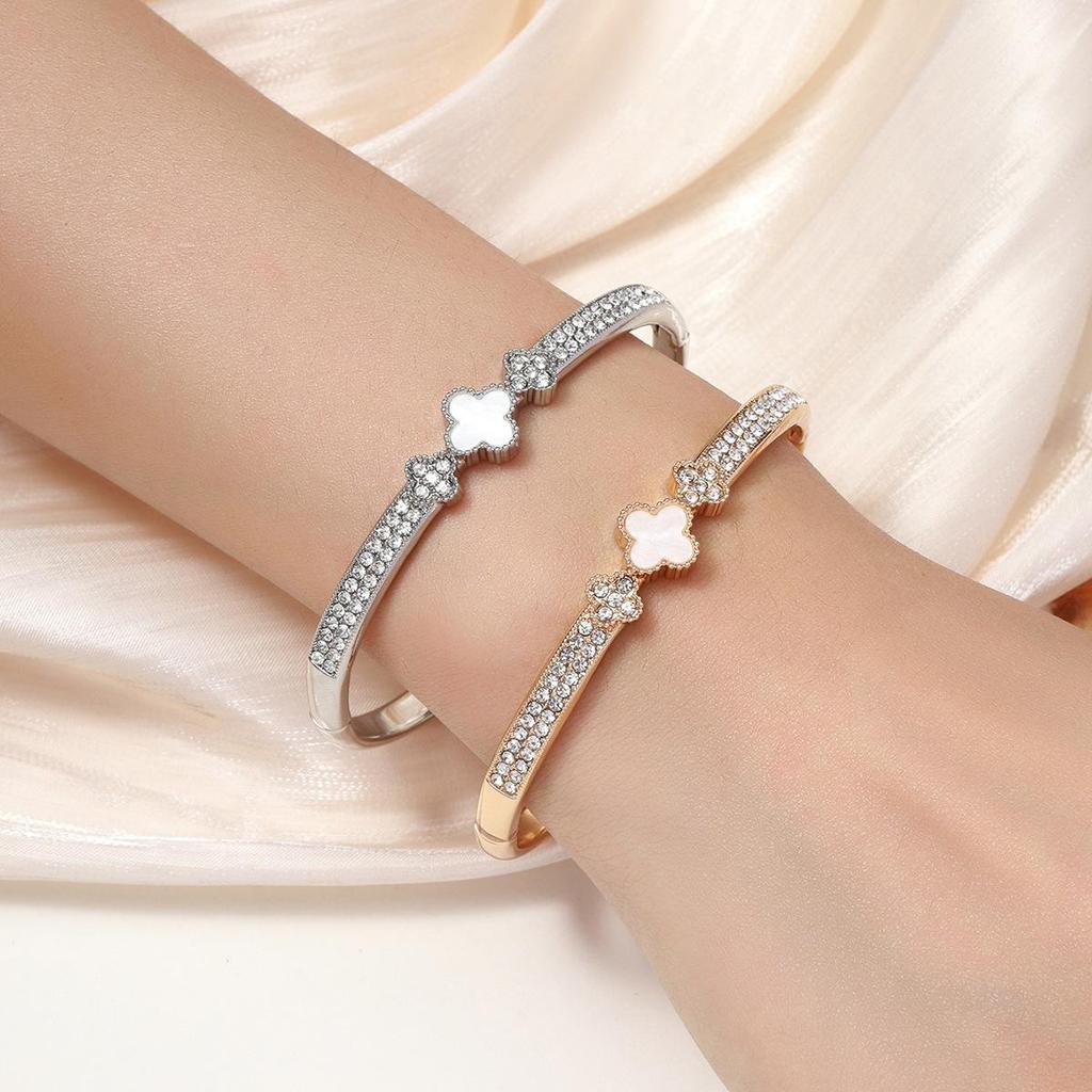 Diamond-Studded Four-Leaf Clover Bracelet - Elegant Women's Fashion Accessory