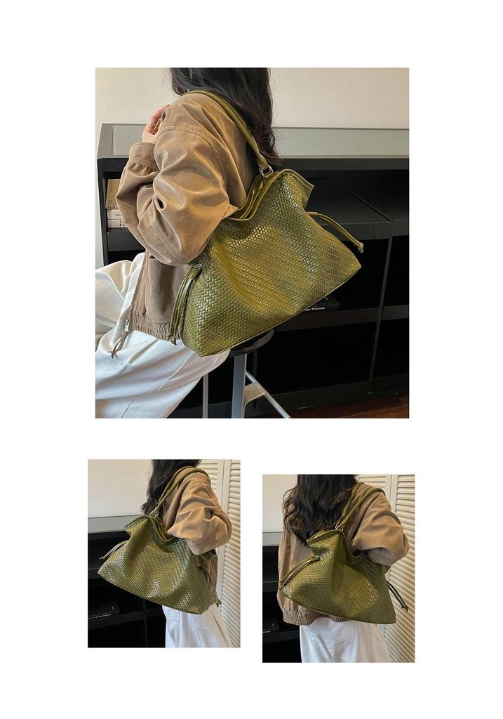 Korean Style Woven Texture Tote Bag: 2026 Fashion Versatile Shoulder Bag, Lazy Style, Large Capacity for Women.