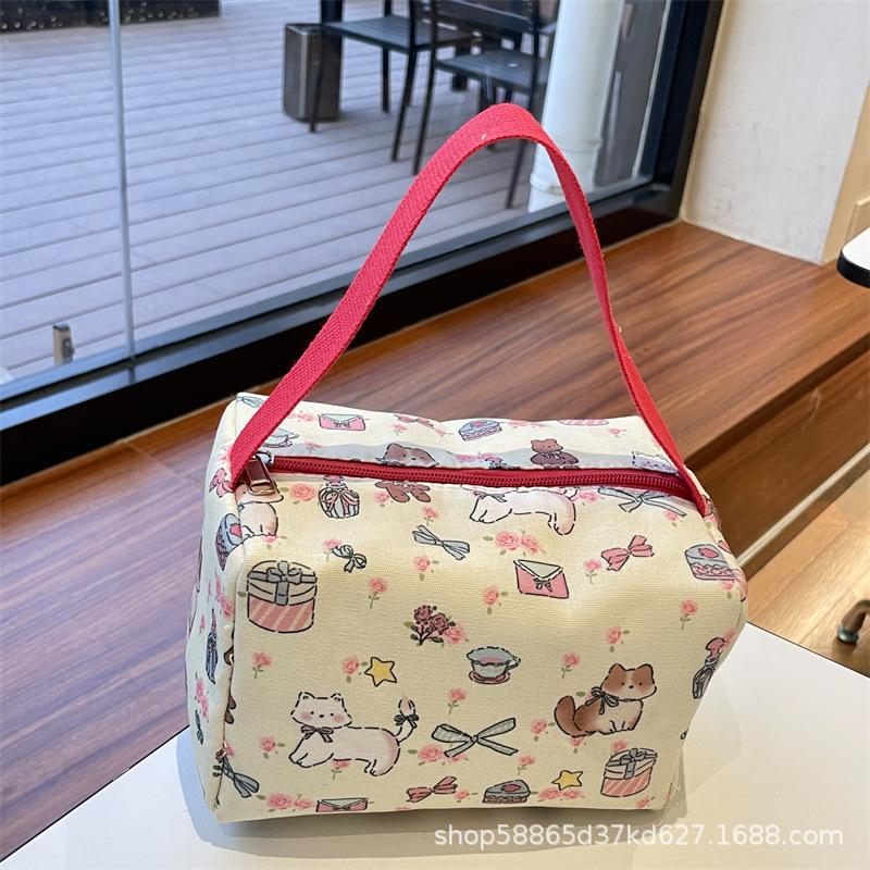 

New high-value cartoon portable cosmetic toilet bag travel storage bag large-capacity three-dimensional portable women s bag розовый