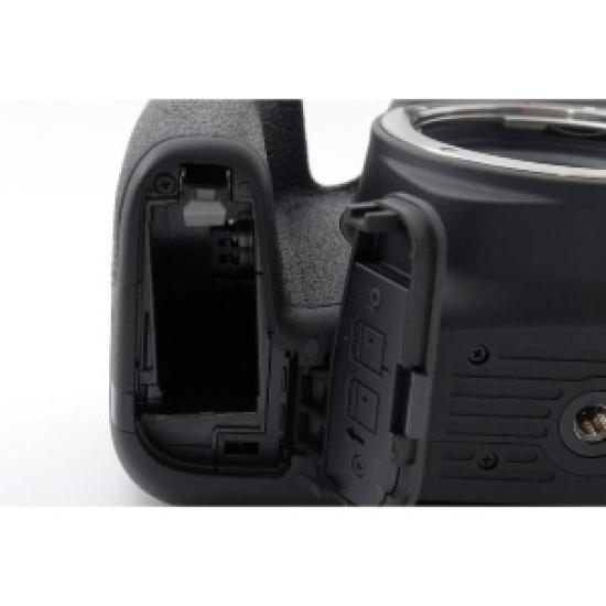 POUŽITÝ Canon EOS Kiss X9i Double Zoom Kit Digitální zrcadlovka s Wi-Fi & Bluetooth + Nová SD karta