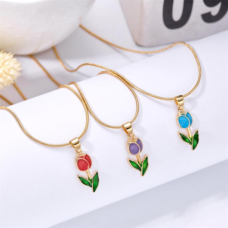 Elegant Tulip Clavicle Necklace with Romantic Floral Design