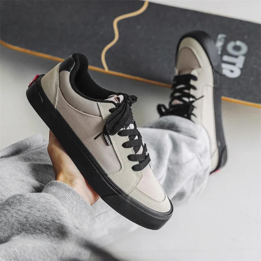 2025Seasons New Street Style New Retro Color Flat Soft Soled Men Light Vulcanized Leisure Shoes Sports Walking Shoes tenis baixo