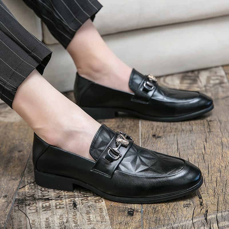 Men's shoes fashion new casual foot cover men's photography hairstylist pointed leather shoes youth trend loafer wedding shoes