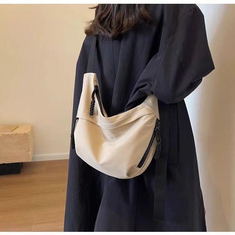 

2025 Women s Fashion Commute Oxford Cloth Dumpling Tote & Crossbody Bag белый