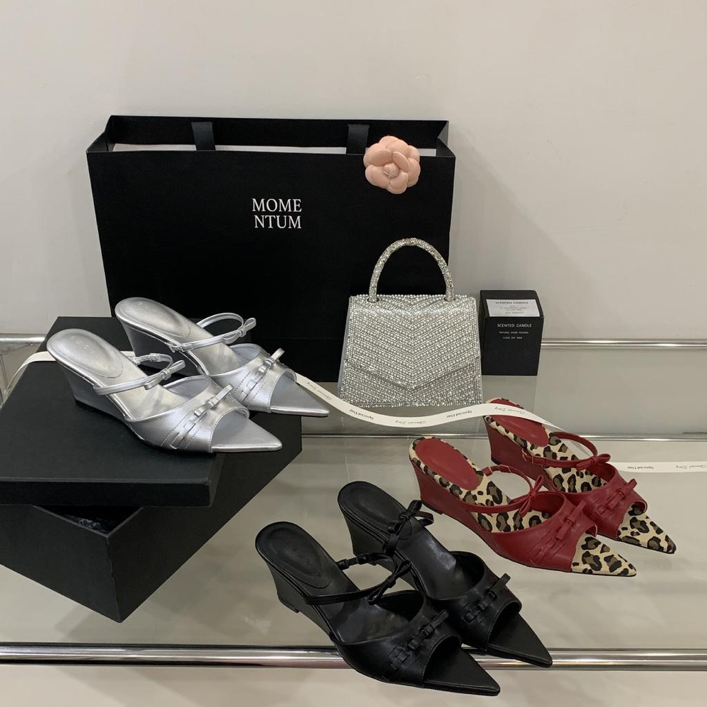 Pointed Sandals Women's 2025 Spring and Summer New Sexy Light Mouth Retro Red Wedge Heel High Heels Wedge Heel Sandals