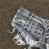 Shorts en jean délavé couleur vintage bord brut rivets usés taille très basse sexy pour boîte de nuit coupe ajustée pour femme