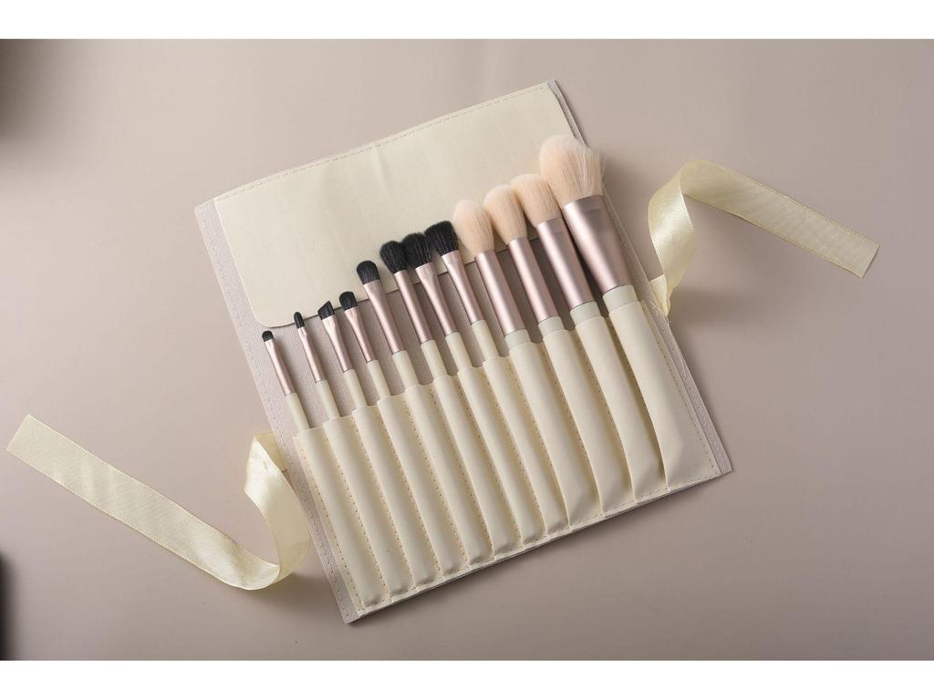 12dílná krémová Morandi sada štětců s měkkými štětinami: Štětce na oční stíny, pudr a tvářenku
