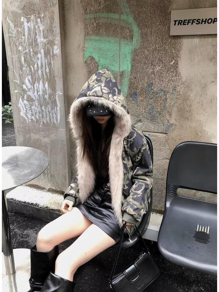 Women's 2024 Winter Retro Camouflage Hooded Cotton Jacket - Thickened & Padded