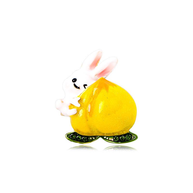Fashion Cute Bunny Brooch Summer Clothes with Accessories High Sense Light Luxury Exquisite Animal Rabbit Corsage Woman