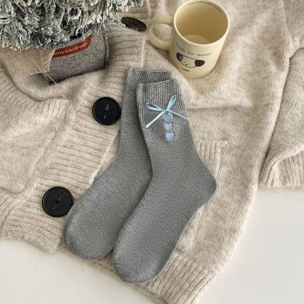 Socken Damen Mittelsaison Strümpfe Trendige Socken Grau College-Stil Strümpfe Vielseitige Gestreifte Stapelbare Socken