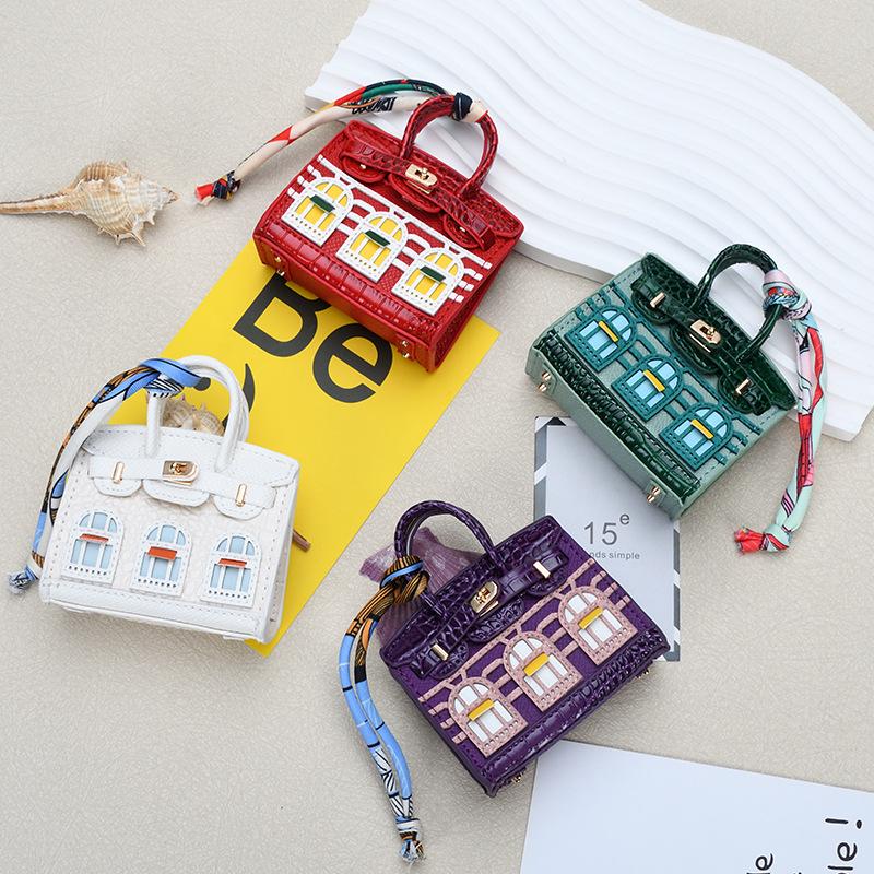 Stylish Mini House Keychain: Platinum Window Coin Purse & Earphone Holder