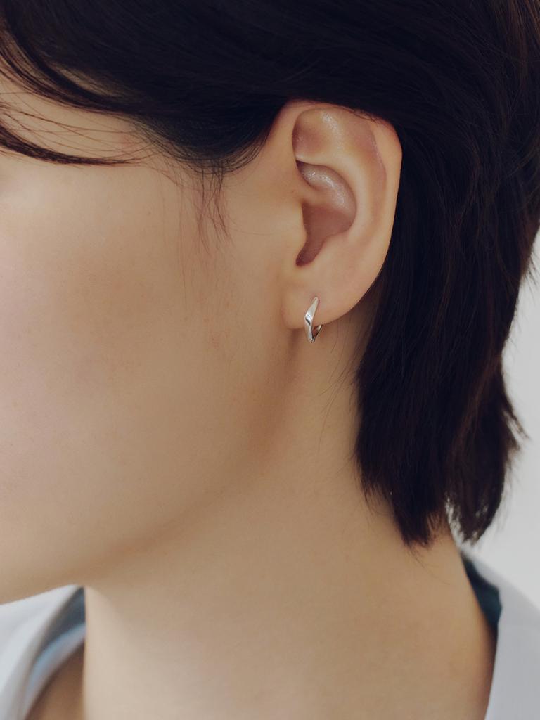 Enuf (Silver 925) Melo Flat Earring