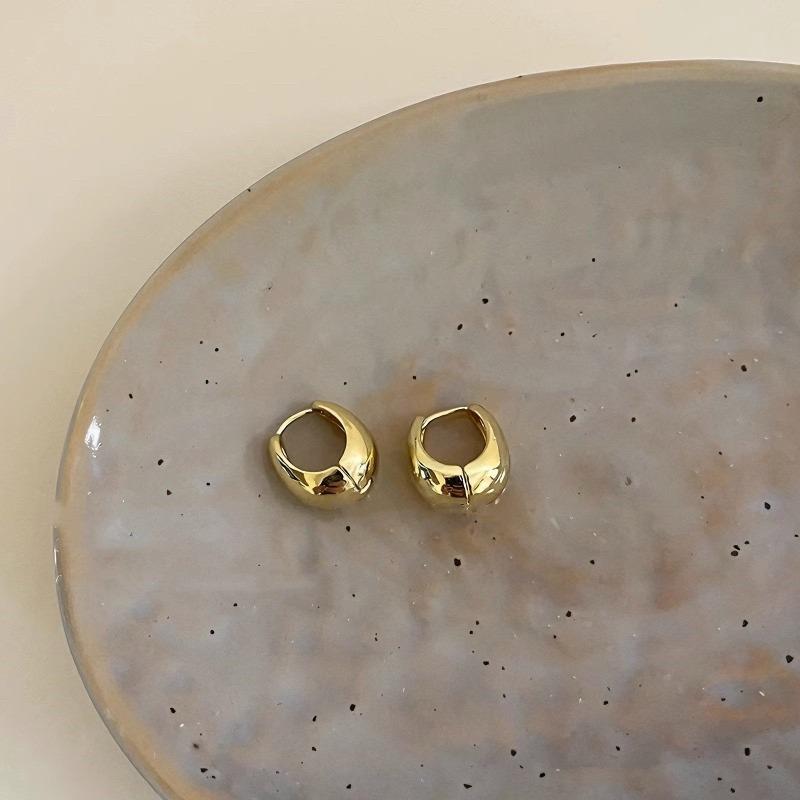 Silver Minimalist Style Stud Earrings, Cool and Sophisticated, Small and Unique Design, Retro-style Earrings