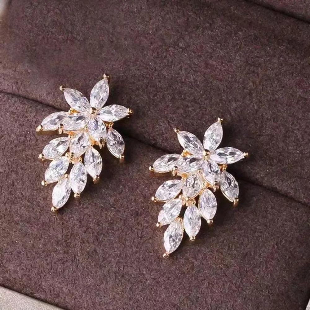 Exquisite Luxury Geometry Full of Zircons Shining Leaves Shape Stud Earring for Women Korea Temperament Jewelry Accessory Gifts