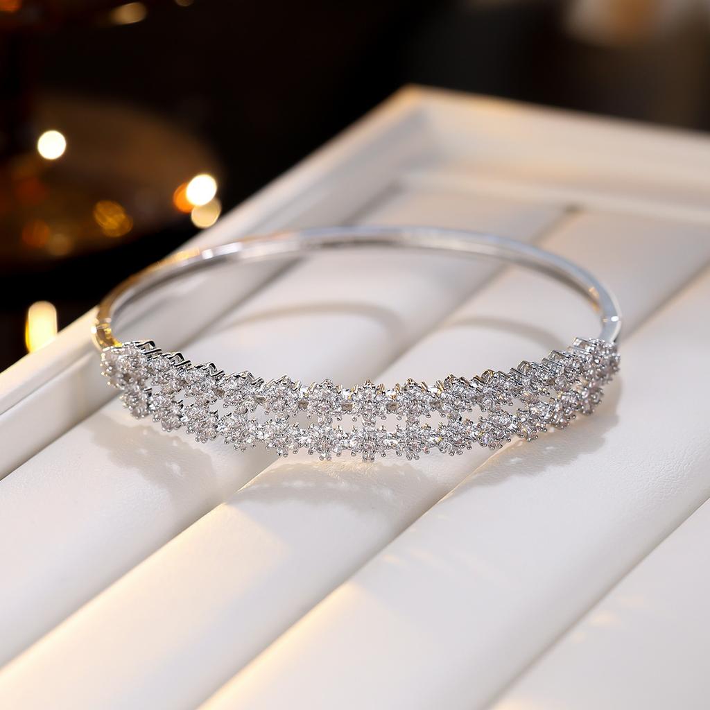 Light Luxury Starry Stone Women's Fashionable High-end Open-face Temperament Versatile Bracelet