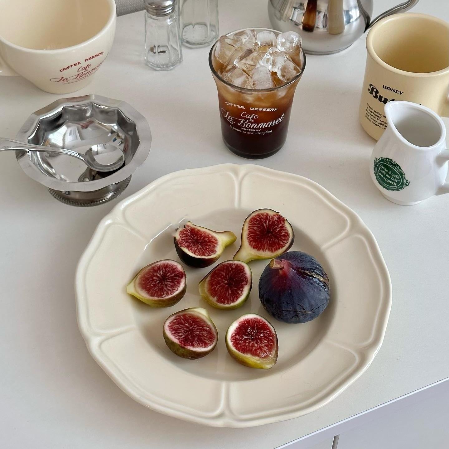 

Французский стиль Инс Западное блюдо Керамическая тарелка западного стиля кремового цвета Овальная Ретро Десертная тарелка для торта Высокоэстетичная Тарелка для завтрака