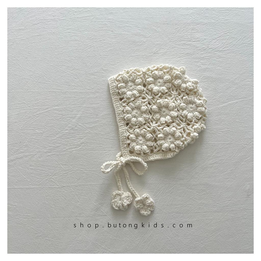 

Свежая и милая детская вязаная шапка с цветком для защиты ушей на осень и зиму, ручная работа, полая шерстяная шапка для девочек