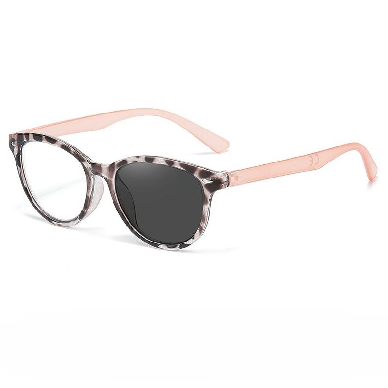 

Photochromic Presbyopia Glasses Women s INS Style Gradient-Frame Cat-Eye High-Definition Blue Light Blocking Reading Glasses 1.0