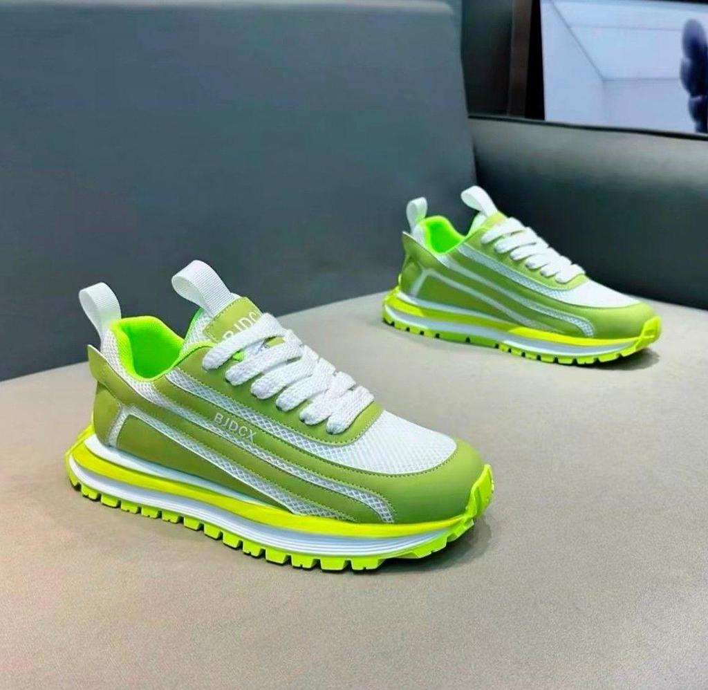 Men's Trendy European Mesh Running Shoes - Versatile & Breathable Casual Sneakers for Teens & Dads