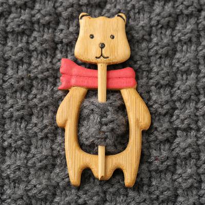 Wooden Animal Brooch Panda Swan Squirrel Sweaters Scarves Brooch Pins Badges Soft Feel Knitwear Accessory