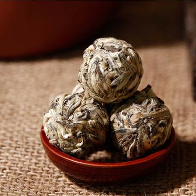 Herbata Pu-erh Surowa Mini Herbata Dragon Ball Biała Srebrna Igła Health Green Food Yunnan