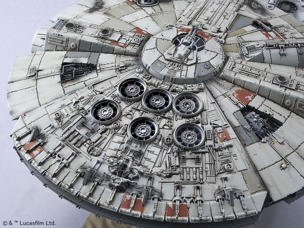 Star Wars Millennium Falcon Force Scale Plastic Model (The Awakens) 1/144