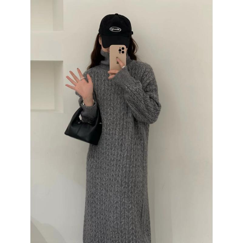 Ayollar kuz va qish yangi bo'sh va dangasa pastki trikotaj ko'ylagi ichida uzun ko'ylak bilan burama moda turtleneck sviter