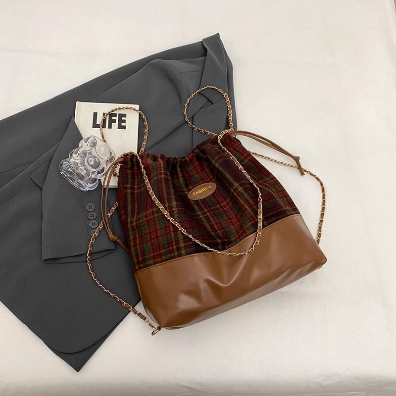 Chic Stylish Women's Tote Bag In Trendy Plaid Patterns Perfect For Daily Use