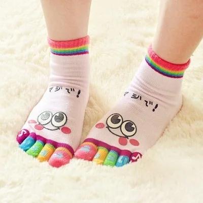 

New Cute Casual Five-toe Mid-tube Finger Show Fun Short Cartoon Cotton Smiley Bear Socks Wholesale One Size розовый