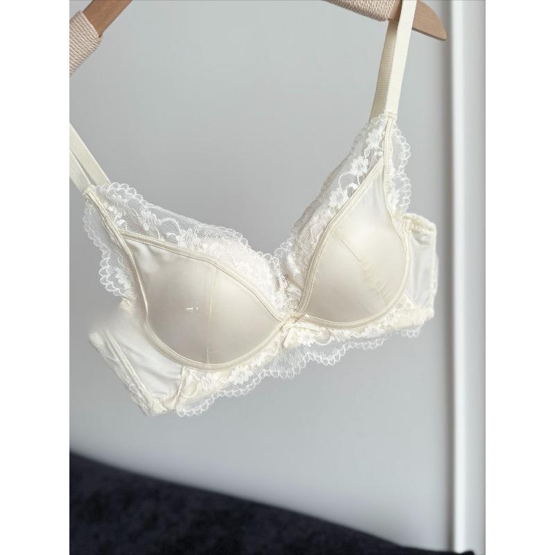 Ladies Summer Light Luxury Pure Lace Stitching Small Breasts Together To Show A Large Support Adjusted Underwear