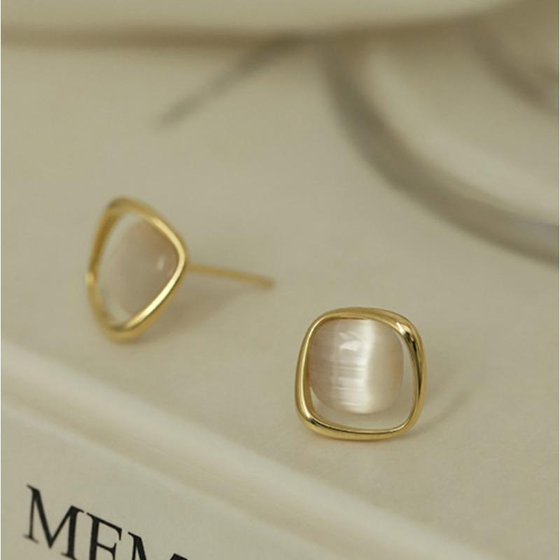 

Geometric Cat s Eye Stone Earrings Light Luxury Fashion Temperament Personality Simple Minimalist Niche Design Women s Trendy Earrings