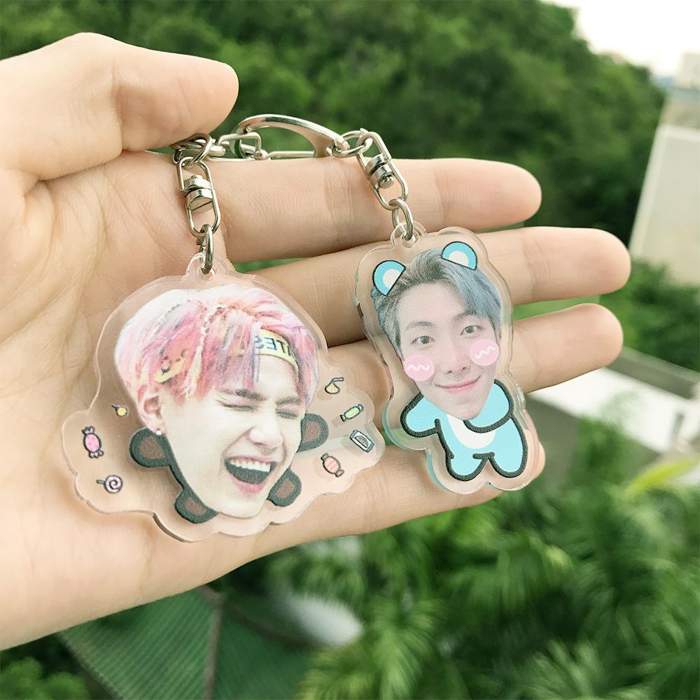 7ks BTS Vtipný Kreslený Akrylový Klíčenka, Tvář Člena Bangtan Boys s Roztomilým Oblečením Klíčenka, Kpop Idol Přívěsek na Tašku pro Fanoušky ARMY