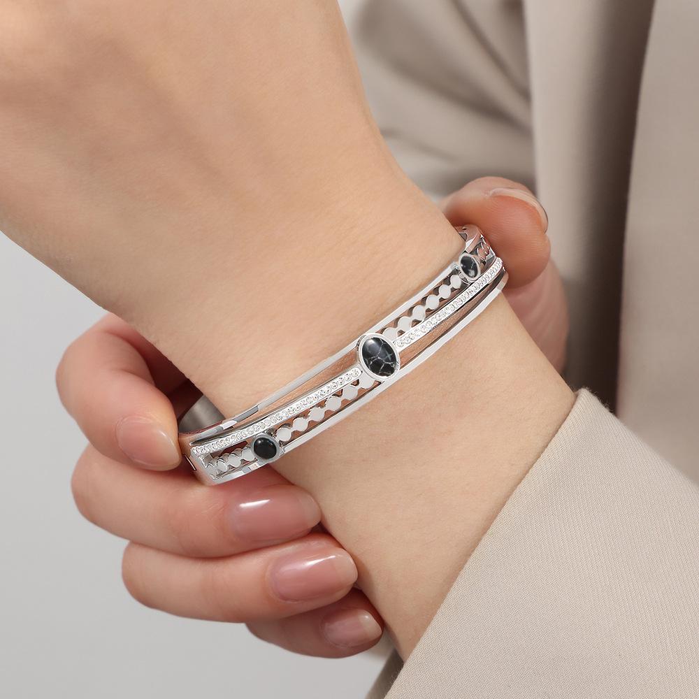 French Retro Turquoise Zircon Inlaid Buckle Bracelet, Gold-Plated Titanium Steel, Hollow Design for Couples