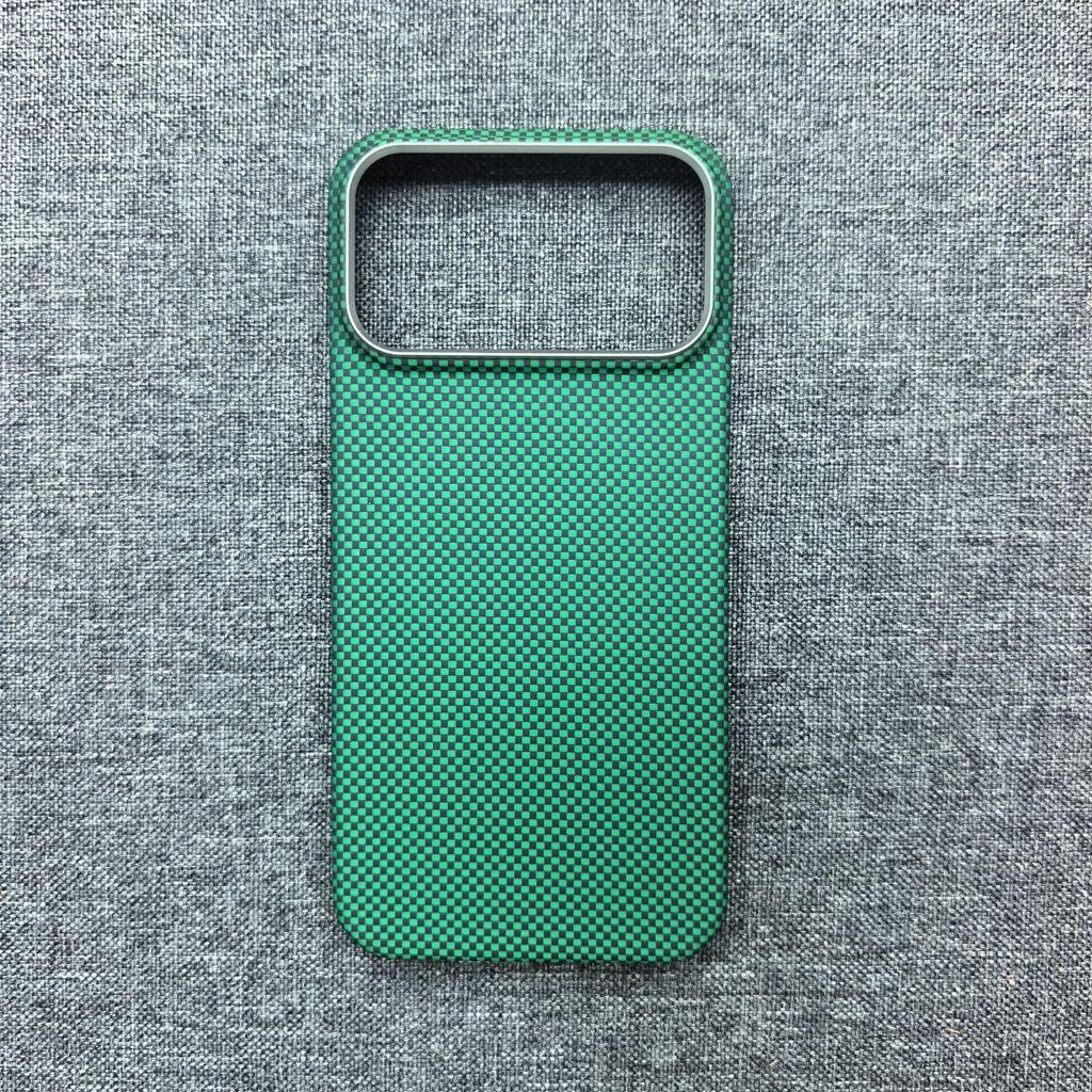 Apple 17 Pro Max Kevlar Magnetic Case: Ultra-Thin, Lightweight, Real Carbon Fiber Protective Shell