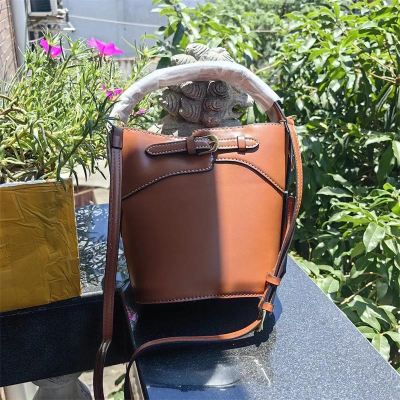 

Женская сумка-ведро с винтажной пряжкой, однотонная, из искусственной кожи, для ежедневного ношения на плече, осенние новинки