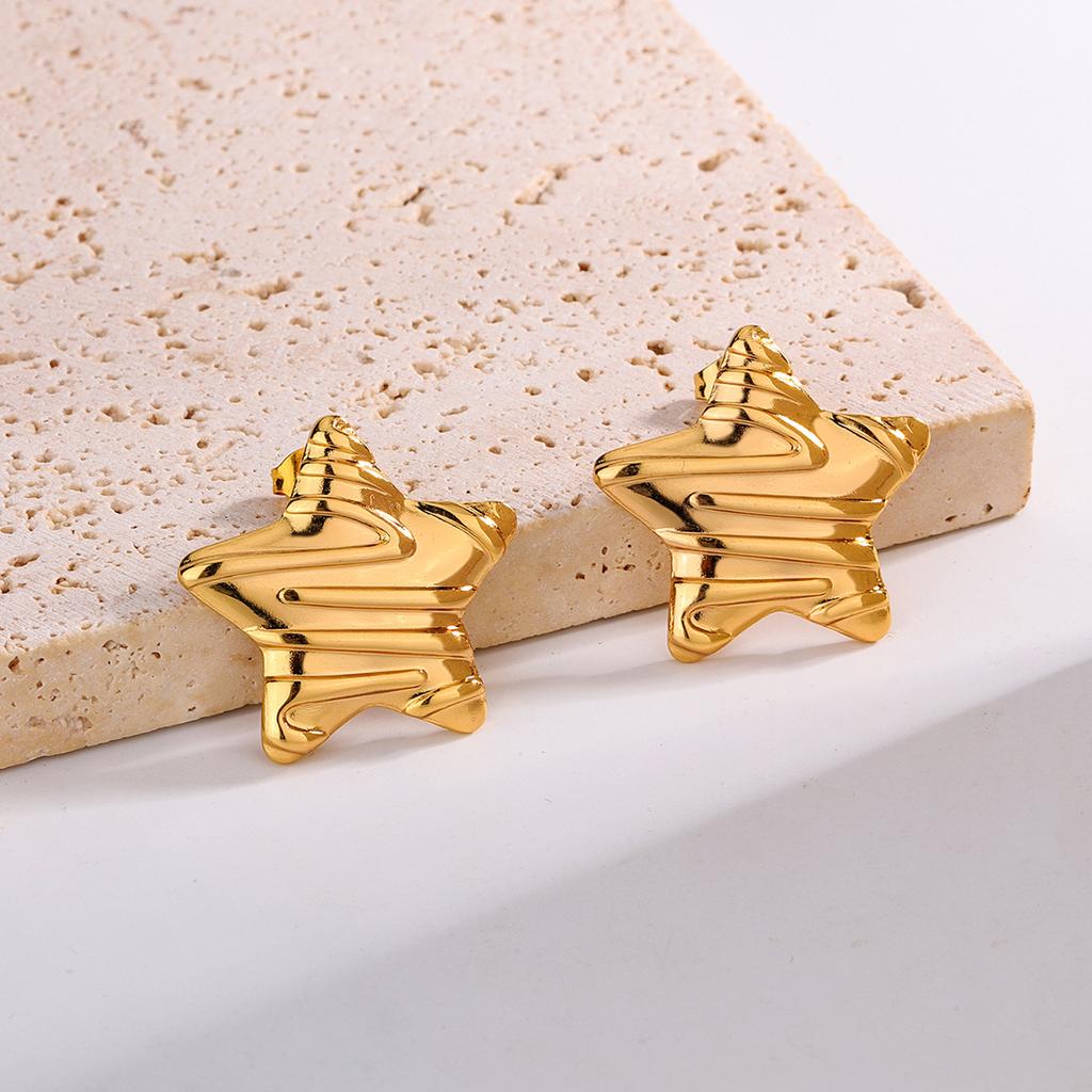 Earrings French Light Luxury Love Earrings 1111 Simple Temperament Heart Stud Earrings Titanium Steel Earrings
