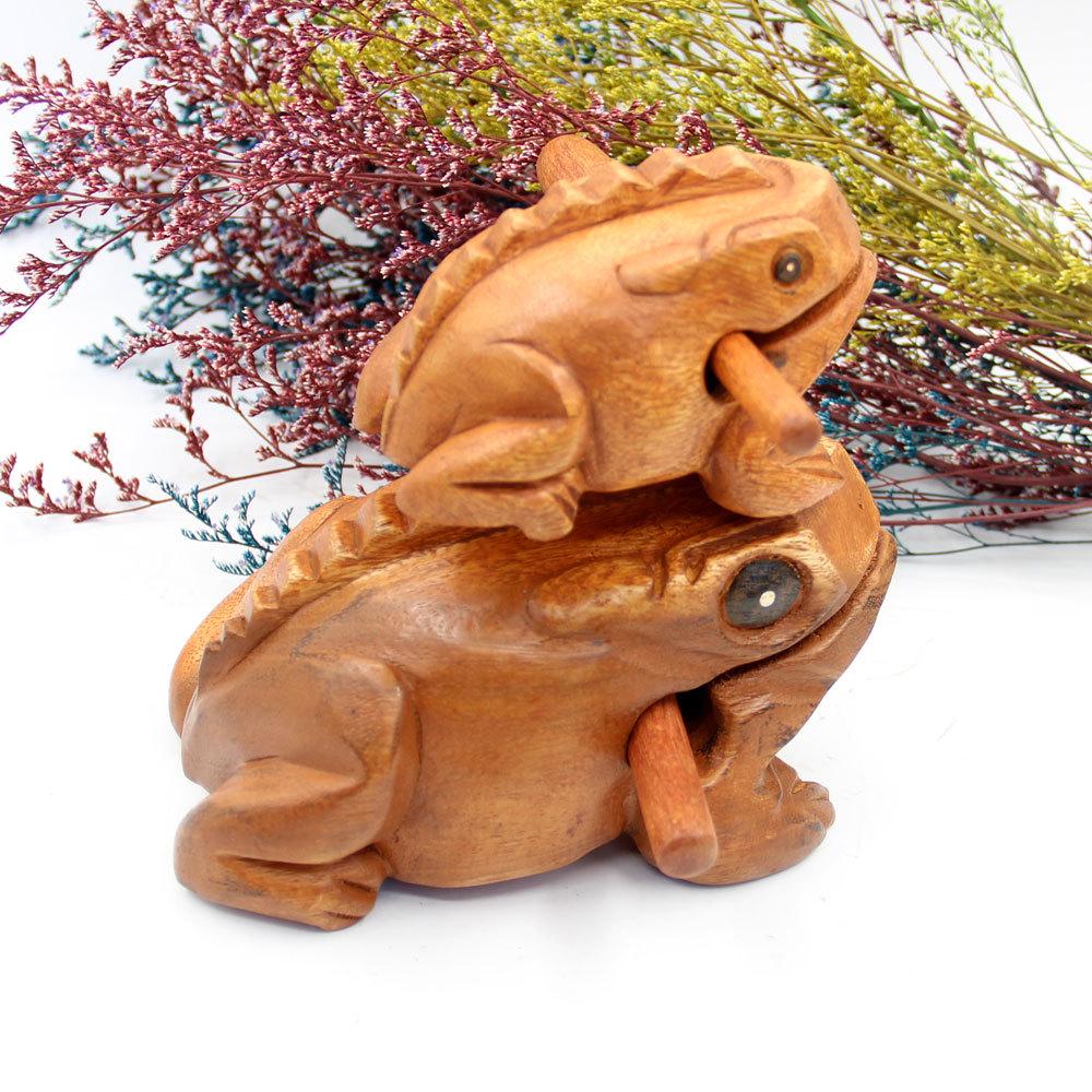 Thai Hand-Carved Wooden Frog Ornament - Creative Fish Souvenir and Home Decor Sounding Craft Gift