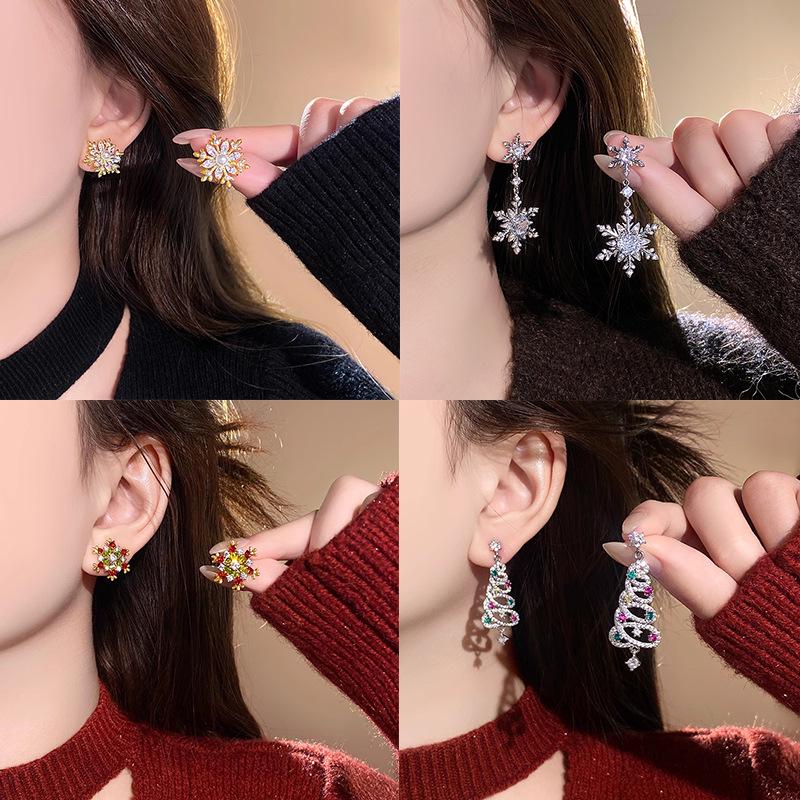 Red Zircon Pearl Snowflake Earrings - Winter Retro Light Luxury Studs