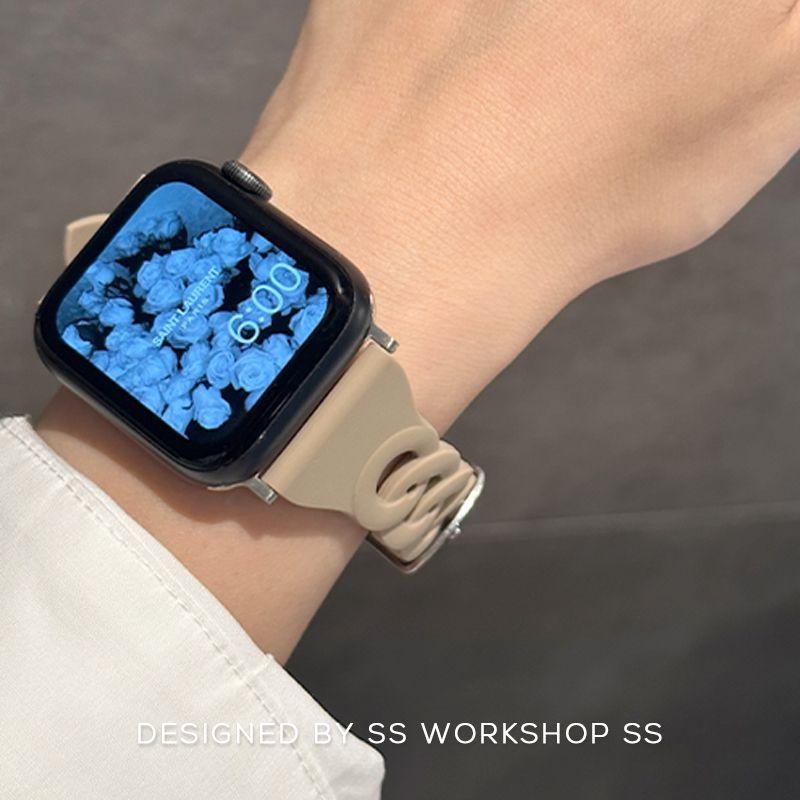 

Carsu New Arrival Donut Cut Out Silicone IWatch Strap 8 for Apple Applewatch7 Men and Women Niche Style Walnut color iwatch9 45mm